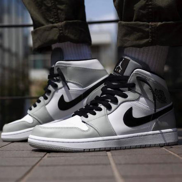 エアジョーダン1 ライトスモークグレー 偽物 ナイキ Air Jordan 1 Mid 