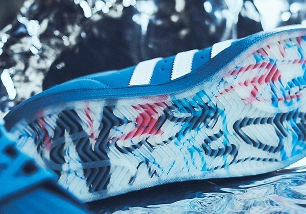 お洒落にアディダス × atmos × King Gnu 偽物 常田大希☆世界で話題の