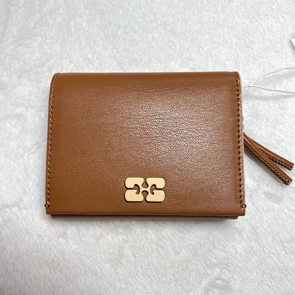 GANNI 財布 偽物】ロゴ入り BOU TRIFOLD WALLET/ 各色-