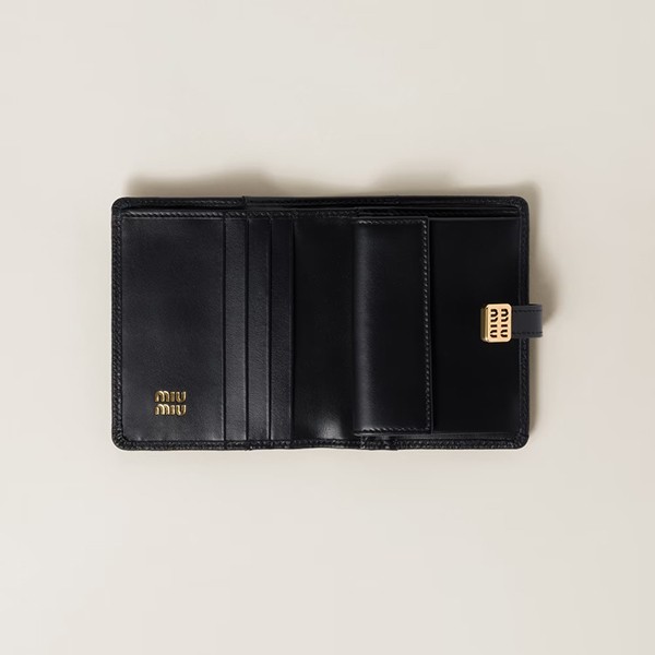 ミュウミュウ 偽物 Compact Wallet ロゴベルト 三つ折り財布 4色