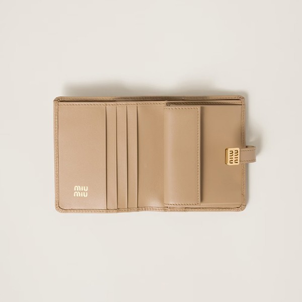 ミュウミュウ 偽物 Compact Wallet ロゴベルト 三つ折り財布 4色