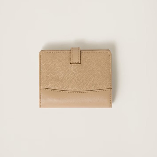 ミュウミュウ 偽物 Compact Wallet ロゴベルト 三つ折り財布 4色