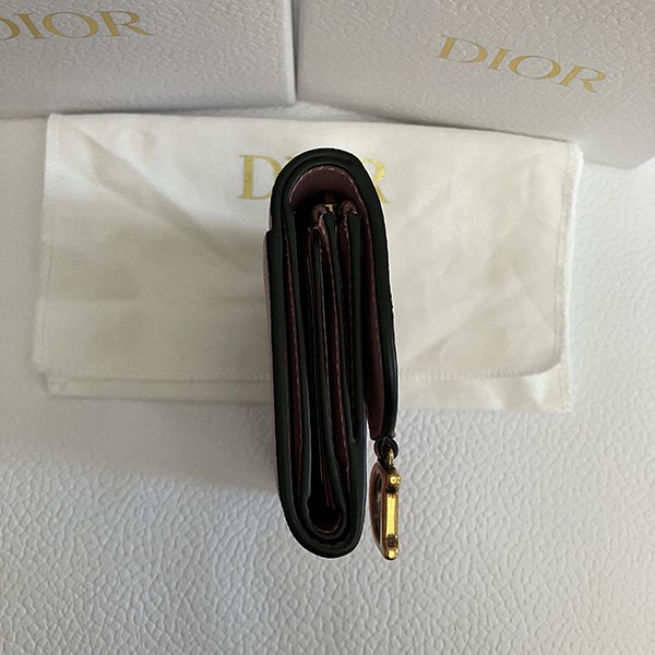 ディオール 三つ折り サドル コンパクト財布 コピー 2色 da665422