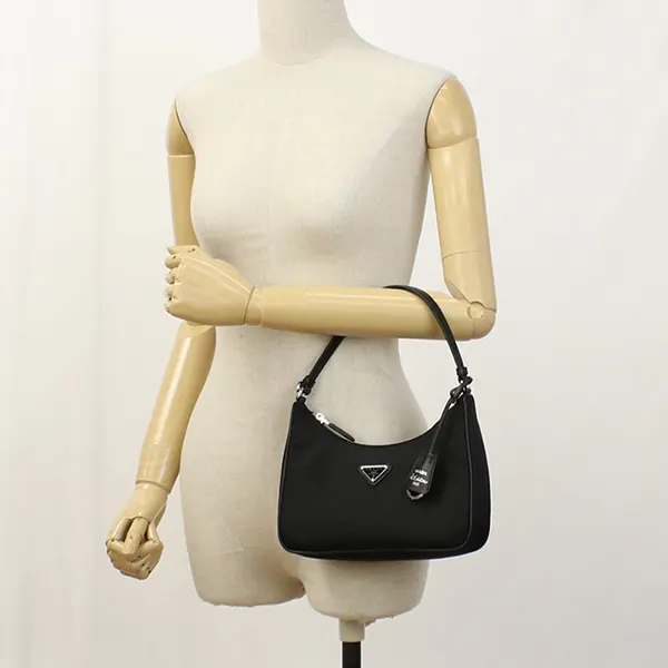 プラダ Re-Edition 2005 偽物 Re-Nylon ミニバッグ 1N204M【TOTECOPY】