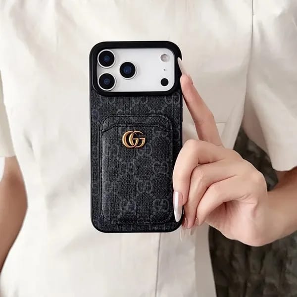 グッチ iPhone17 Pro Max ケース 偽物 GGスプリーム 背面カード収納