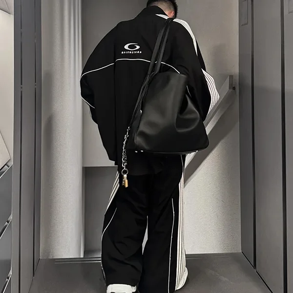 バレンシアガ】オーバーサイズ 偽物 ストライプ トラックジャケット