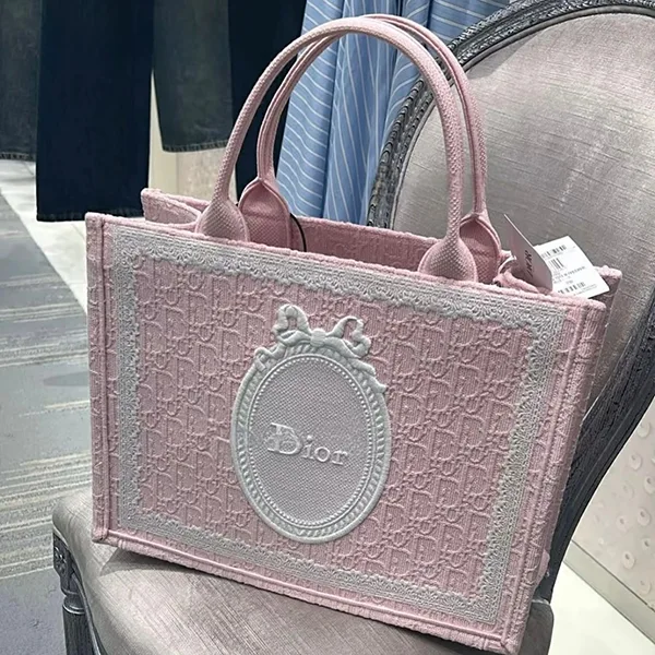 ディオール　パイルバッグ 大人気【ディオール】BookTote ストラップ付きバッグ ミディアム