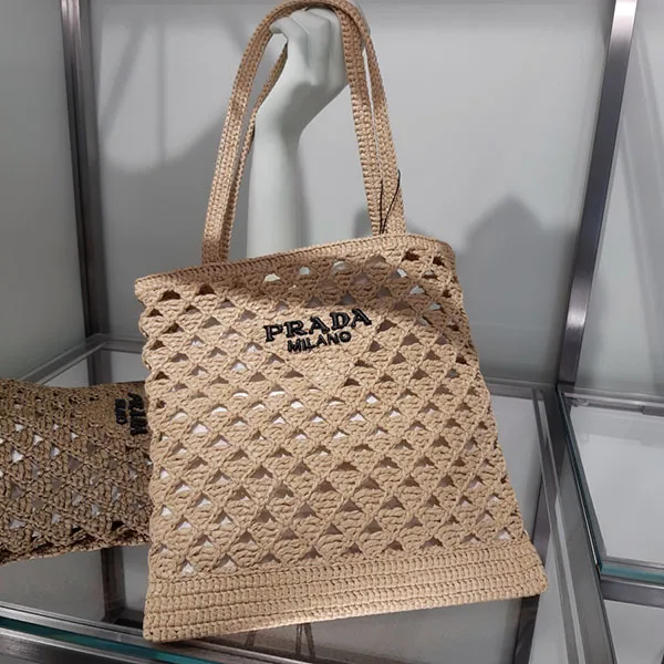 プラダ☆ロゴ刺繍 クロシェトートバッグ スーパーコピー 1BG493 2M2T