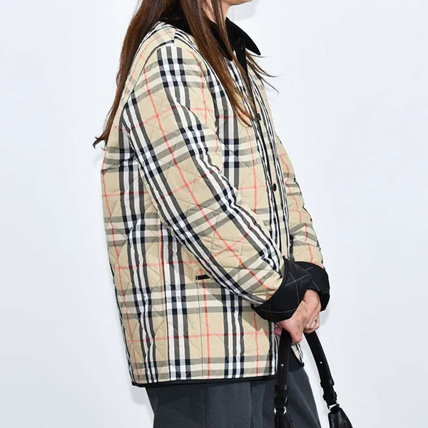 日本未入荷 バーバリーキッズ ジャケット スーパーコピー 8108500