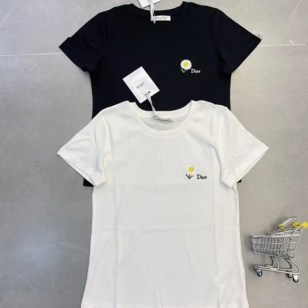 Dior デイジー刺繍 Tシャツ ホワイト T-Shirt with Daisy Embroidery