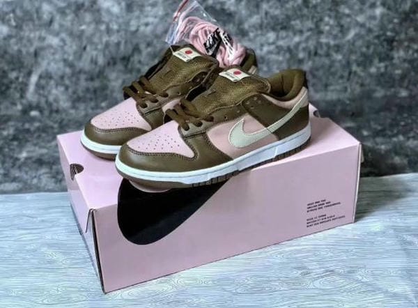 チェリーダンク 偽物ナイキ SB x Stussy 偽物 Dunk Low Cherry 304292