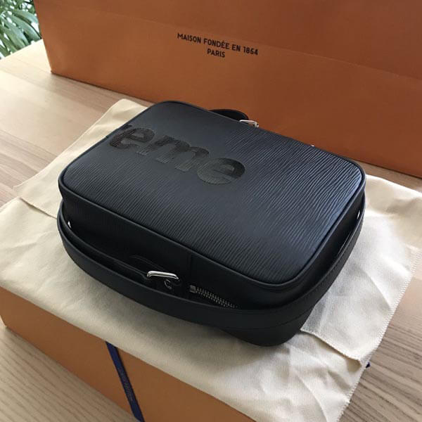 ルイヴィトン シュプリーム スーパーコピー エピ ダヌーブPM M53431 